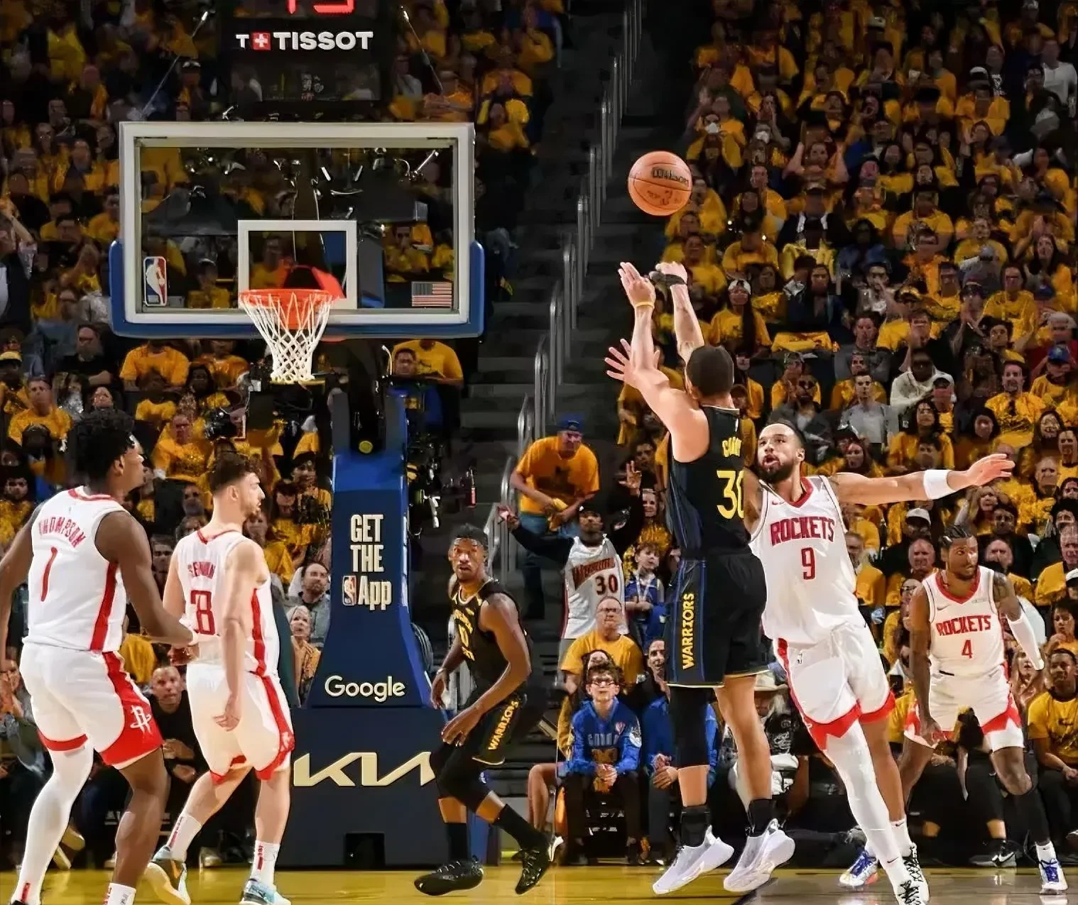 九游体育-篮球赛场再起风云：齐鲁赤兔队惊险晋级中原火箭队，赛场气氛火爆边后卫成为亮点的简单介绍