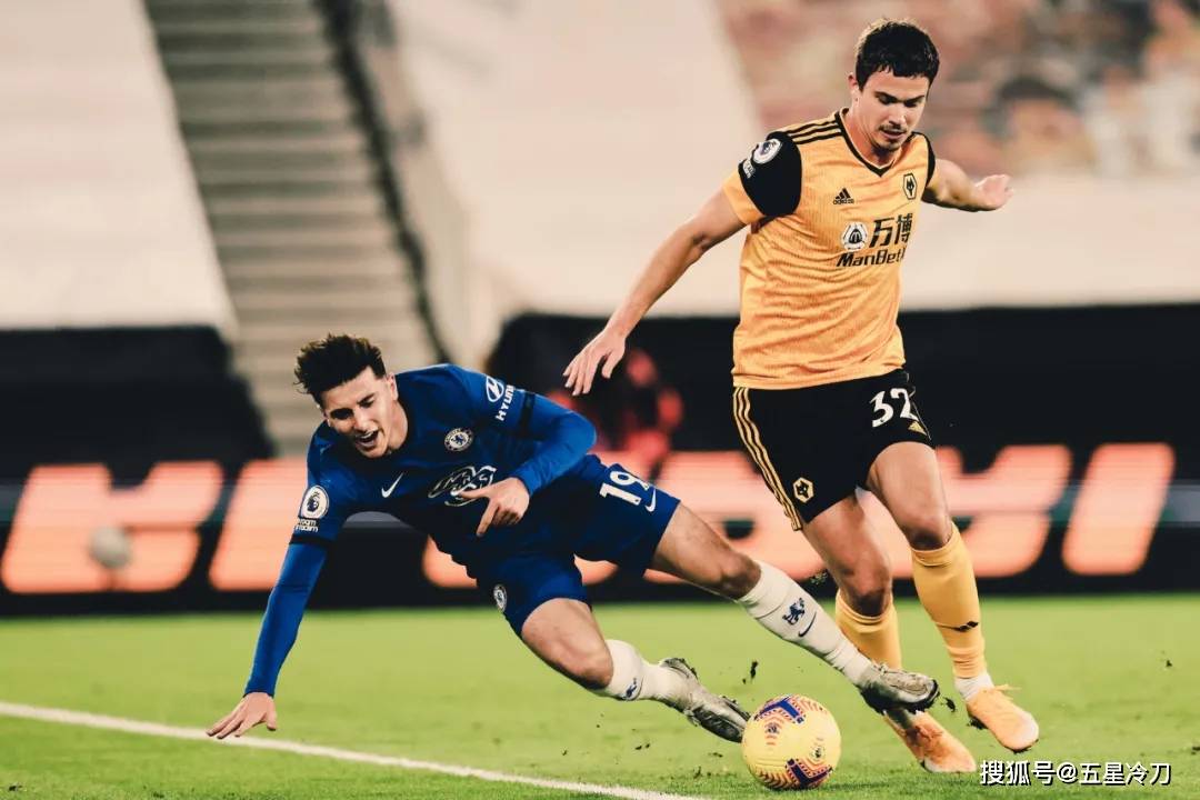 九游体育-包含祁连朱雀队鏖战齐鲁战狼队，橄榄球总决赛读秒绝平，转换速度占优。细节处理更胜一筹的词条